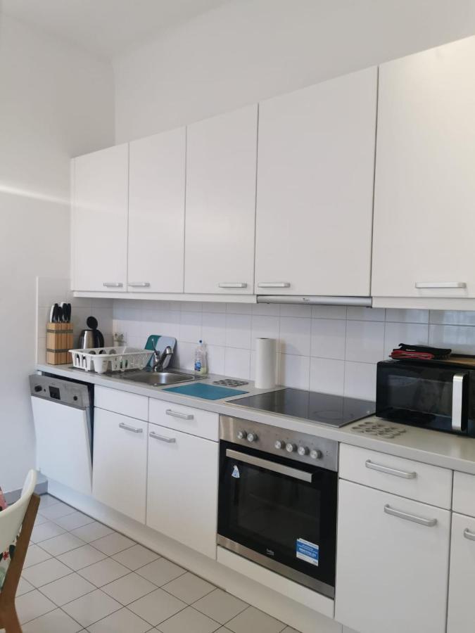 Central Mariahilfer Apartment 4 Min To The City Shopping Center And Schoenbrunn Palace Вена Экстерьер фото
