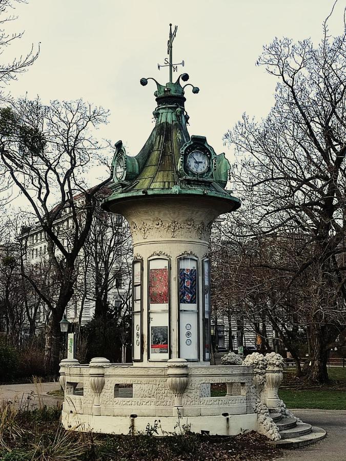 Central Mariahilfer Apartment 4 Min To The City Shopping Center And Schoenbrunn Palace Вена Экстерьер фото